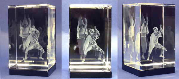 ���g�x�� �I���W�i������3D�N���X�^�����j�^�[�T���v��