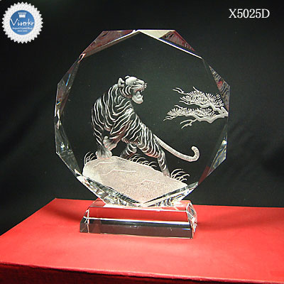 �N���X�^���� �ی^L �g���[����