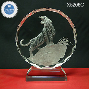 �N���X�^���� �ی^ �g���[����