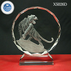 �N���X�^���� �ی^ �g���[����