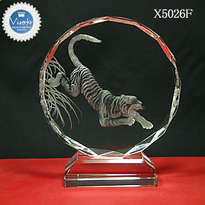 �N���X�^���� �ی^ �g���[����