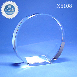 �N���X�^����