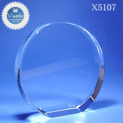 �N���X�^����