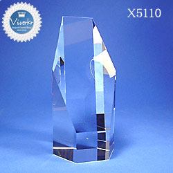 �N���X�^�� �g���t�B�[