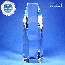 �N���X�^�� �g���t�B�[