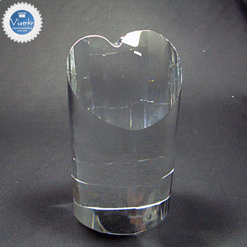 �N���X�^�� �g���t�B�[