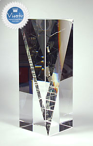 �N���X�^�� �g���t�B�[