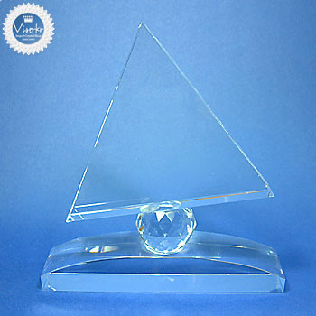 �N���X�^�� �g���t�B�[