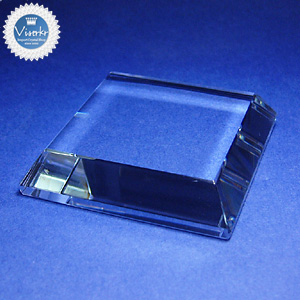 �N���X�^����