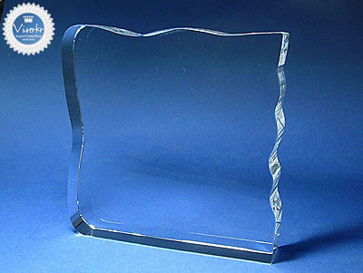 �N���X�^����