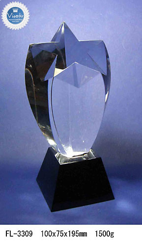 �N���X�^�� �g���t�B�[