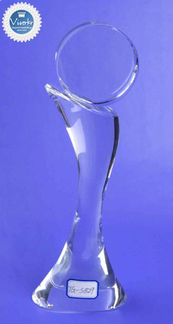 �N���X�^�� �g���t�B�[