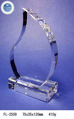 �N���X�^����