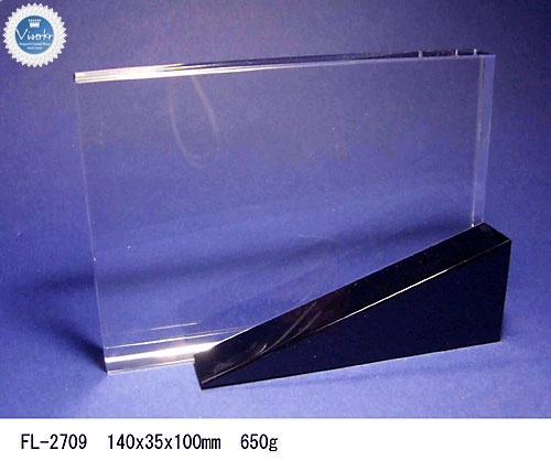 �N���X�^����