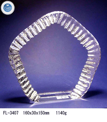 �X�� �N���X�^����