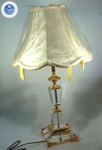 �N���X�^�� ���C�g�X�^���h