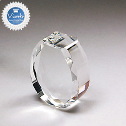 �N���X�^�� �I�[�i�����g