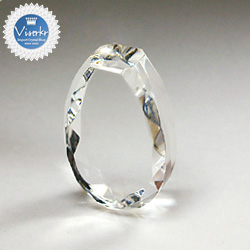 �N���X�^�� �I�[�i�����g