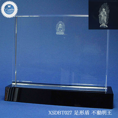 �N���X�^���� �s������