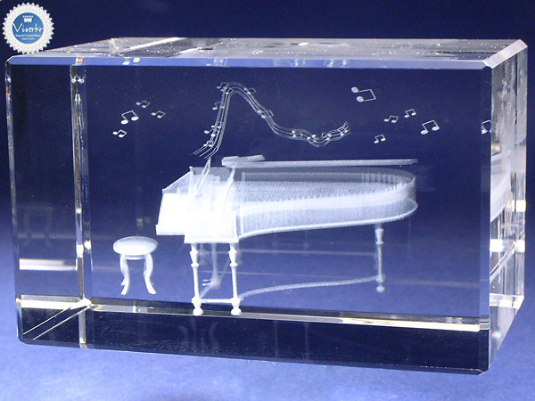 3D�N���X�^�� �s�A�m �ʐ^��