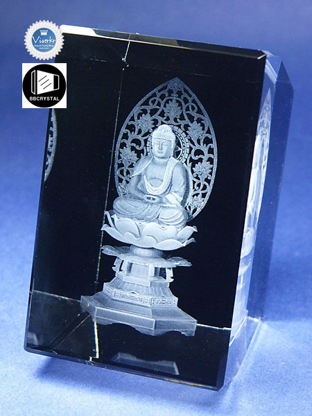 3D�N���X�^�� ����ɔ@���� �ʐ^��