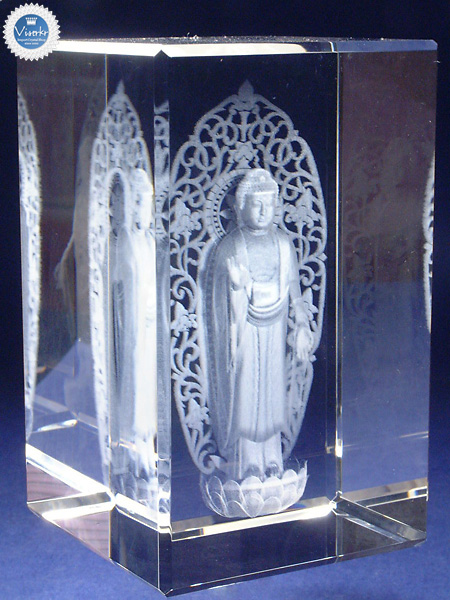 3D�N���X�^�� ����ɔ@���� ���� �ʐ^��