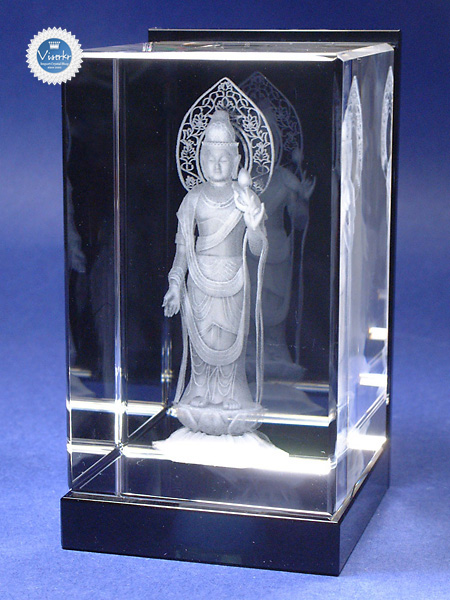 3D�N���X�^�� ���ω���F�� �ʐ^��