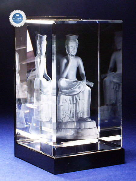 3D�N���X�^�� ���ӕ�F�� �ʐ^��