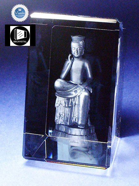 3D�N���X�^�� ���ӕ�F�� �ʐ^��