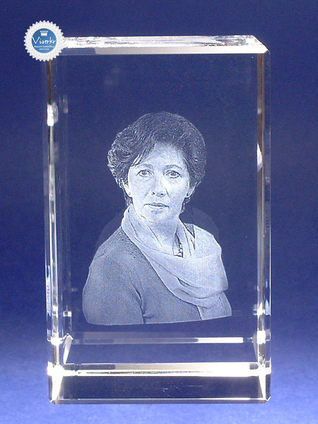 �ʐ^�̗��̒��� �l��