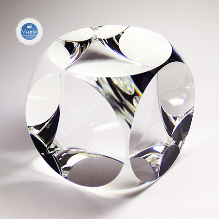 �N���X�^���L���[�u ����ʎ��