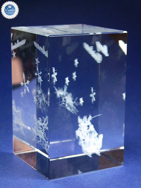 3D�N���X�^�� �T���^�ƃg�i�J�C