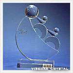 �N���X�^�� �g���t�B�[