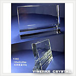 �N���X�^����